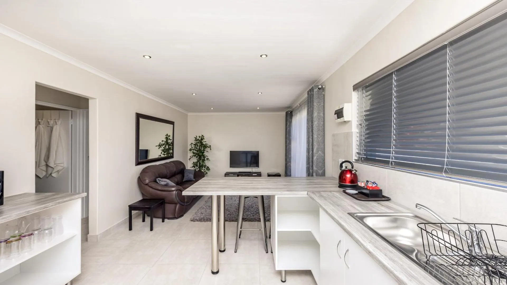 Southeaster Apartment Bloubergstrand 0*,  South Africa