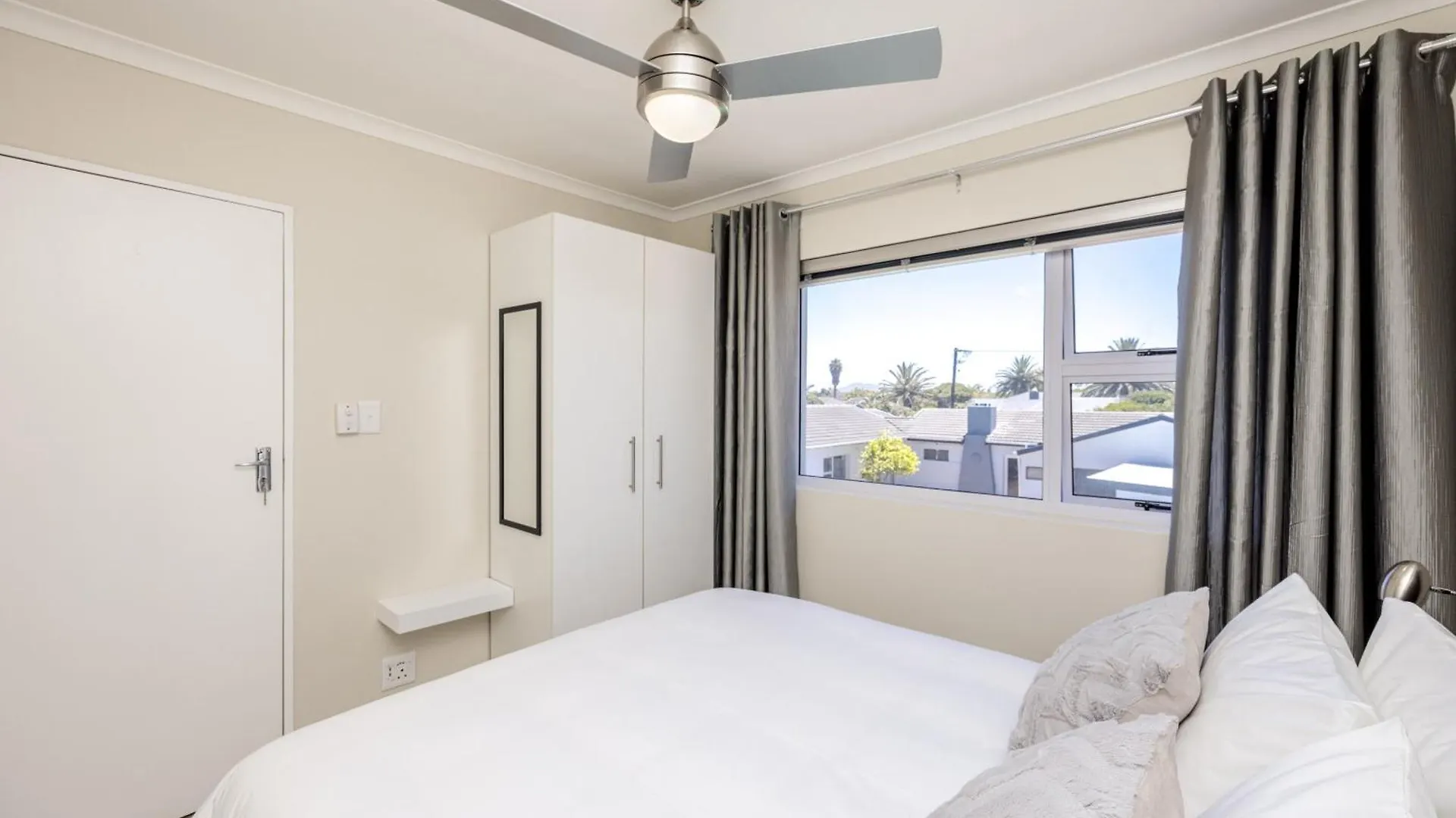 Southeaster Apartment Bloubergstrand 0*,