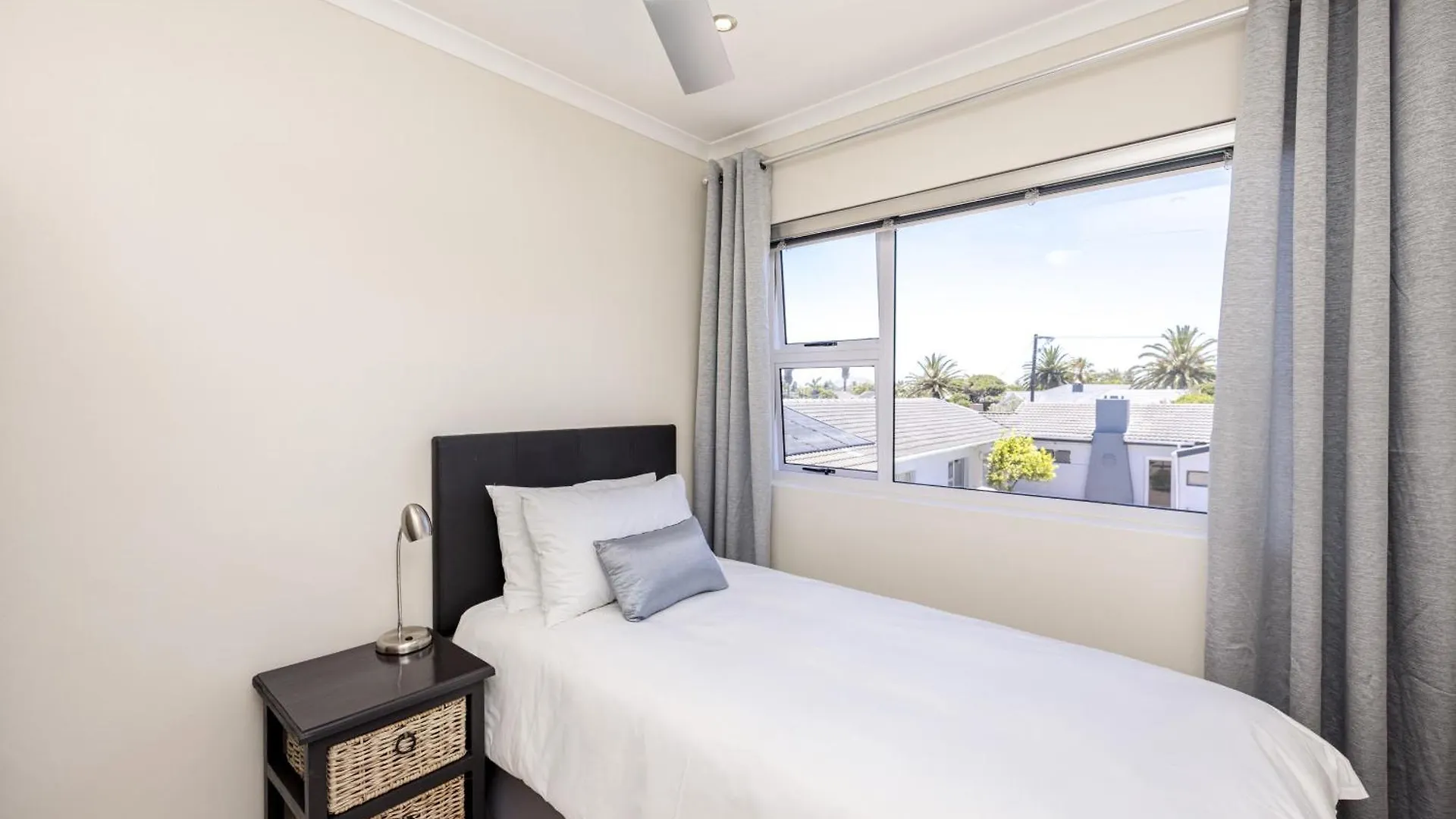 Southeaster Apartment Bloubergstrand