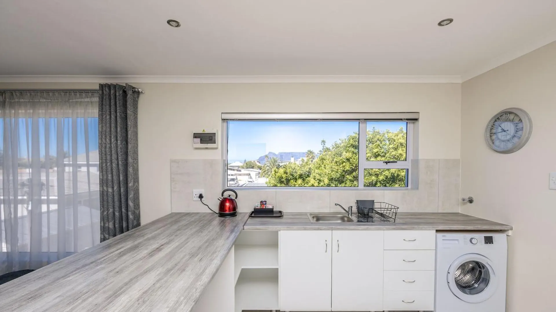Southeaster Apartment Bloubergstrand
