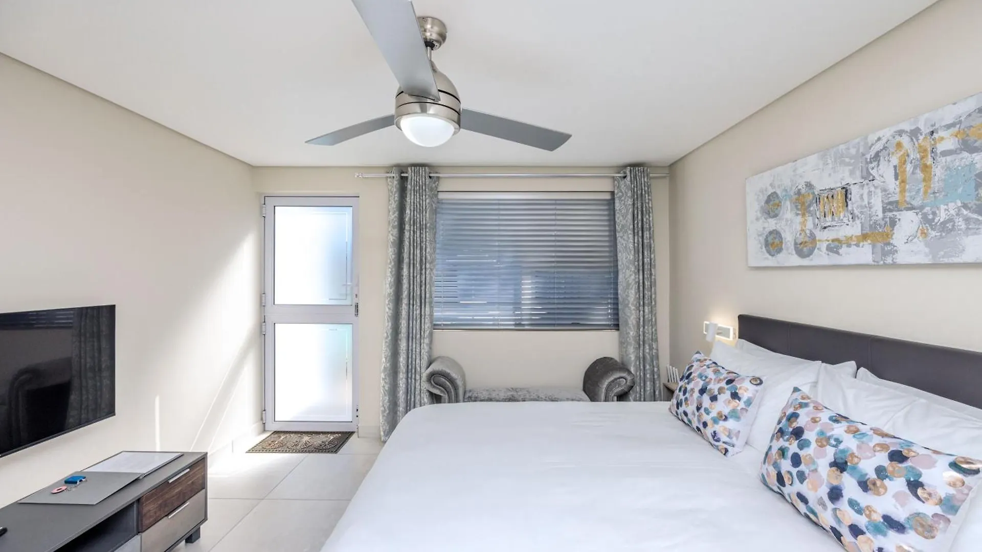 Southeaster Apartment Bloubergstrand South Africa